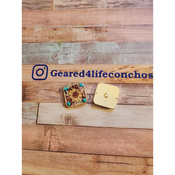 Cheetah tack, sunflower concho, leather custom conchos, screwback concho - Picture 2 of 5